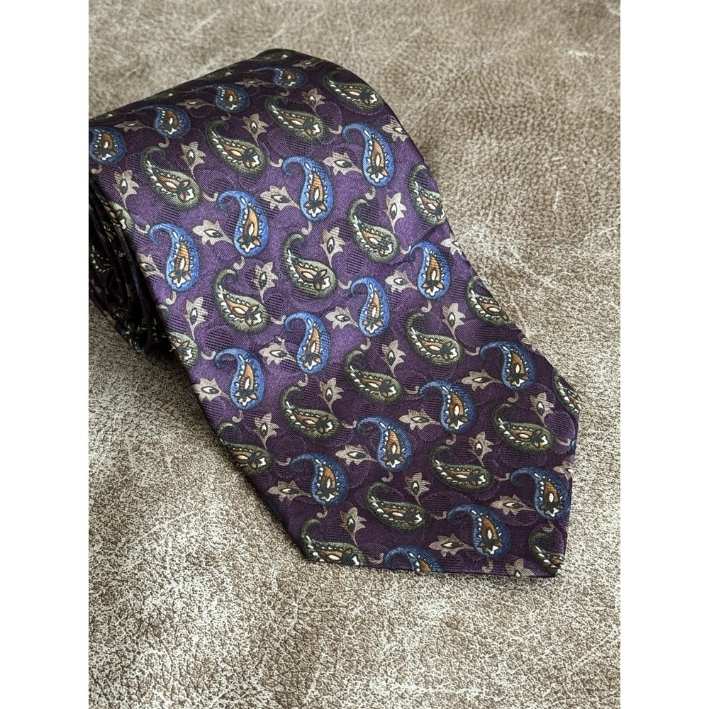 Jos A Bank Signature Collection Neck Tie 100% Silk Purple Blue